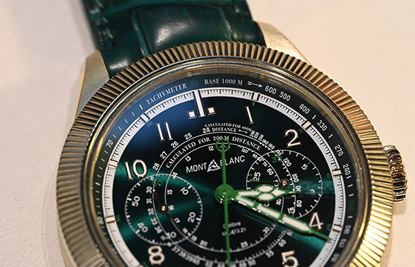 万宝龙手表表盘有划痕原因是啥(图) 万宝龙手表表盘有划痕原因是啥(图)